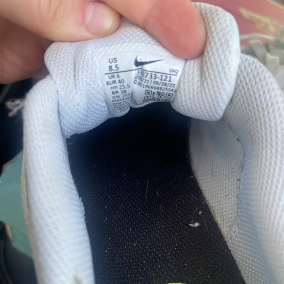 Nike Shoes (Women’s) - Picture 3 of 4